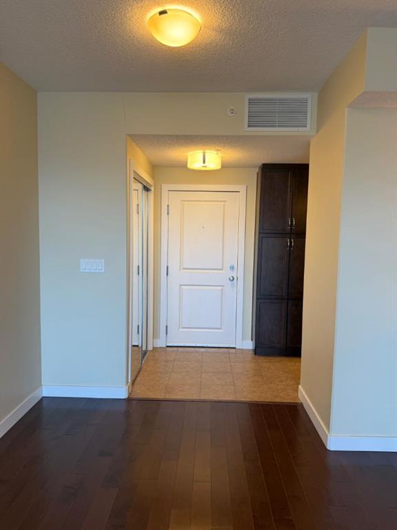 Picture for 701, 16 Varsity Estates Circle NW