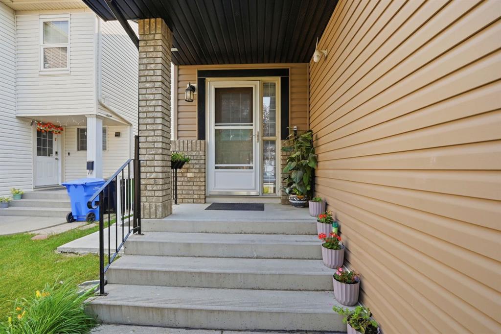 Picture for 54 Saddlecreek Crescent NE