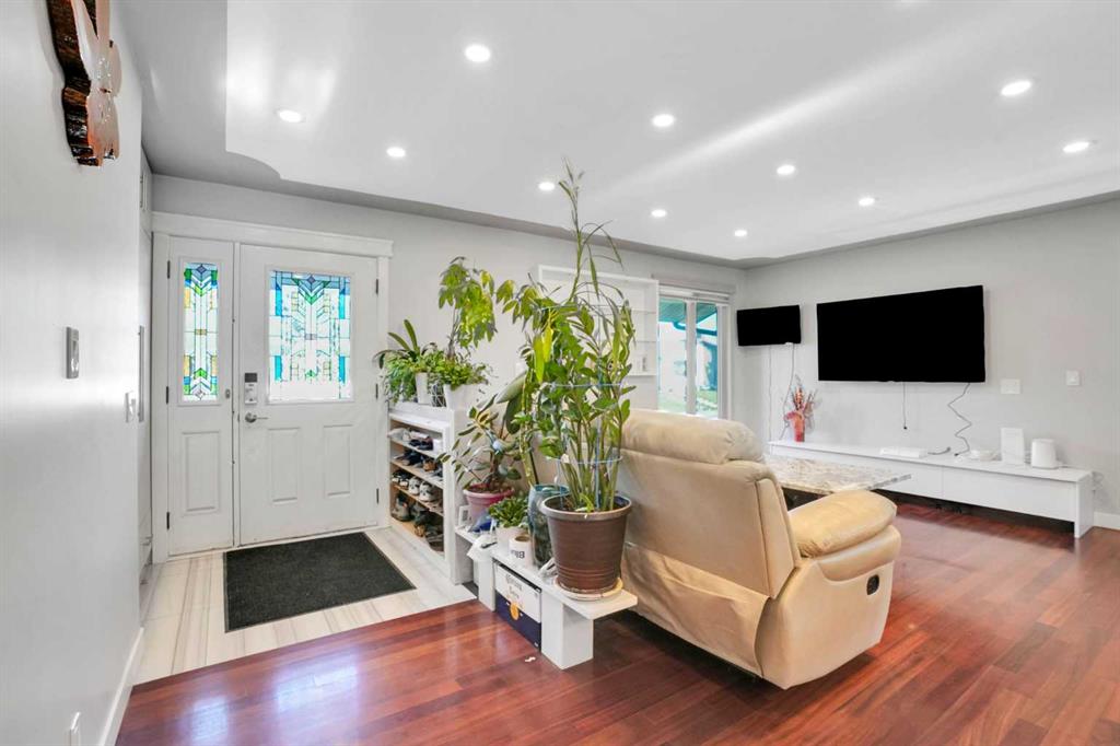 Picture for 1115 Marcombe Crescent NE
