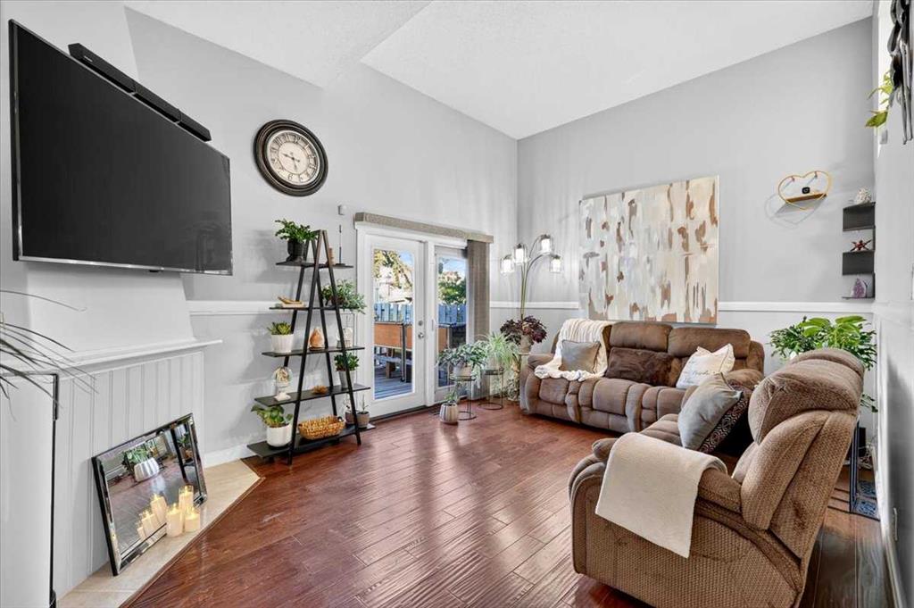 Picture for 904, 919 38 Street NE
