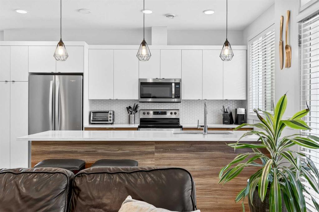 Picture for 33, 230 Seton Passage SE