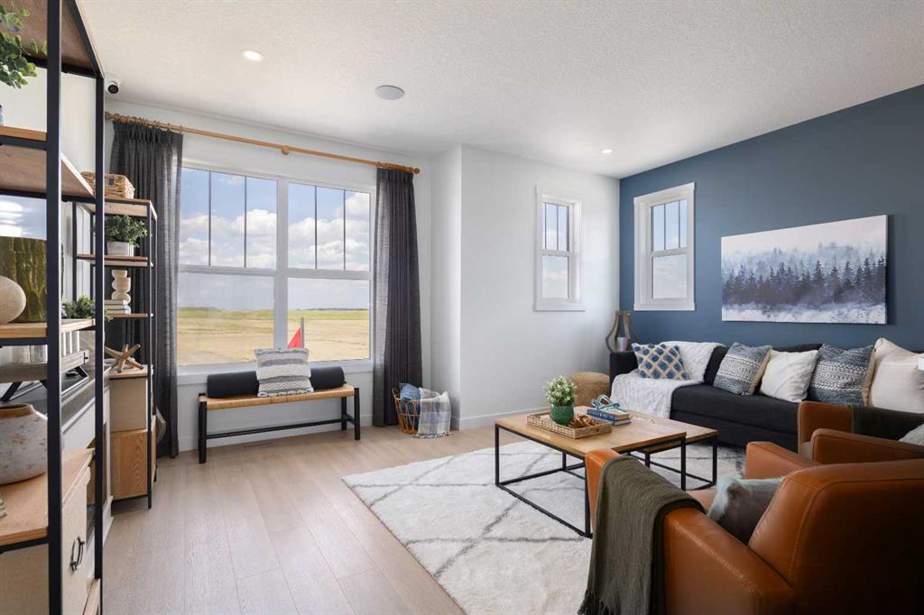 Picture for 150 Wild Rose Way SE
