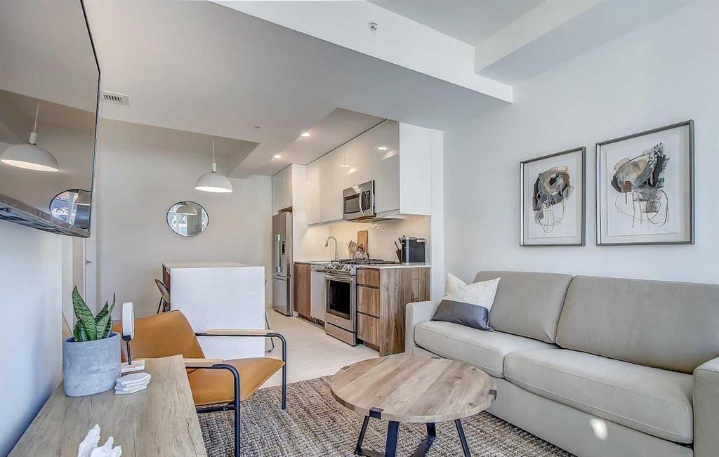 Picture for 325R 9A Street NW