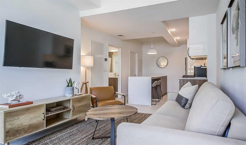 Picture for 325R 9A Street NW