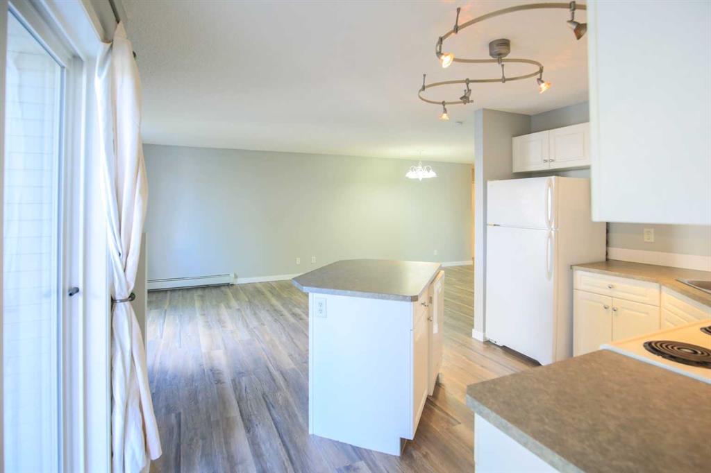 Picture for 202, 5202 Valleyview Park SE