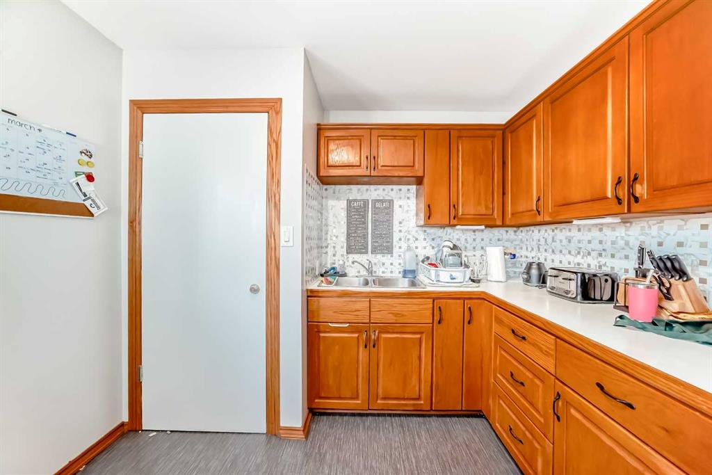 Picture for 1415 Rosehill Drive NW