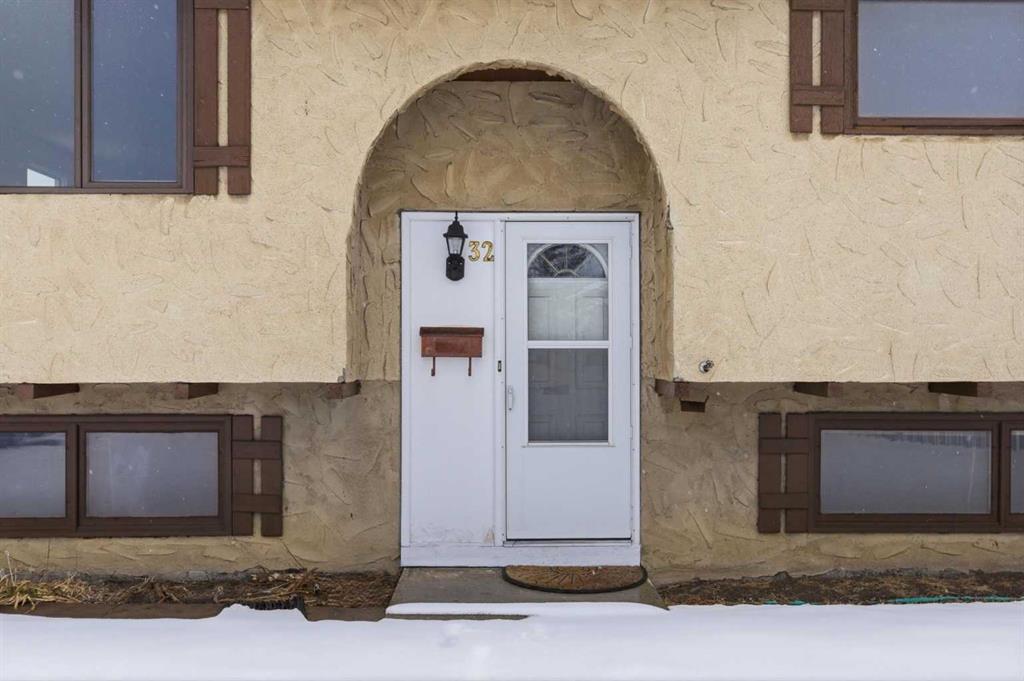 Picture for 32 Fonda Mews SE