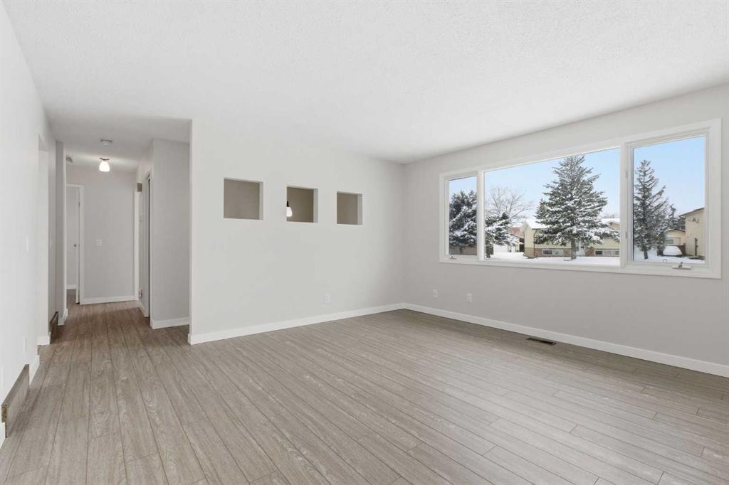 Picture for 32 Fonda Mews SE