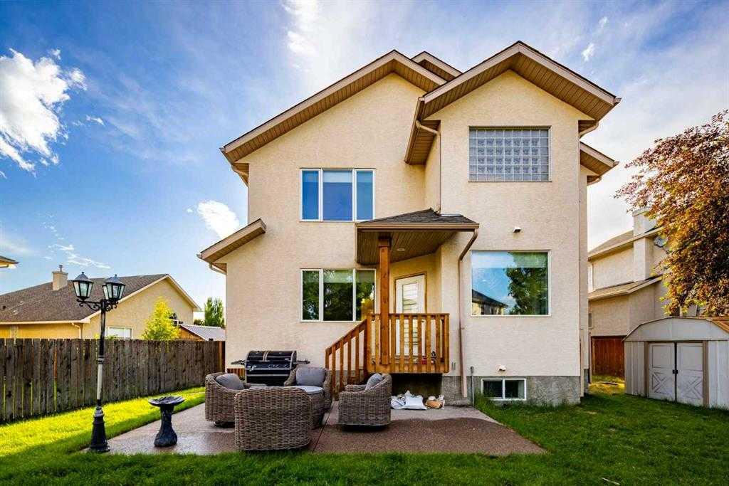 Picture for 6 Strathridge Way SW