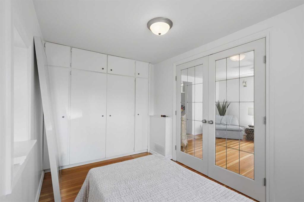 Picture for 311 Centre Street N
