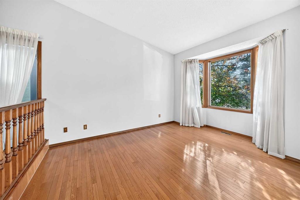 Picture for 64 Edforth Crescent NW
