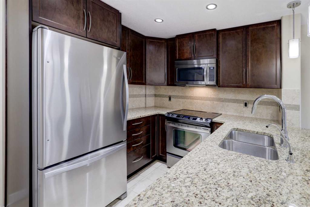 Picture for 206, 16 Varsity Estates Circle NW