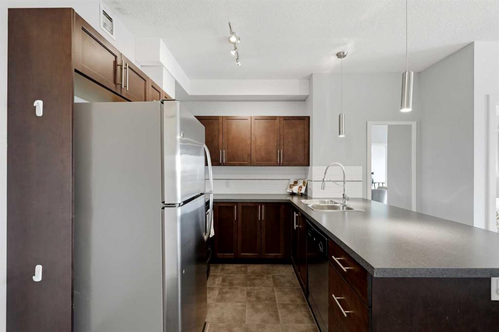 Picture for 2330, 604 East Lake Boulevard NE