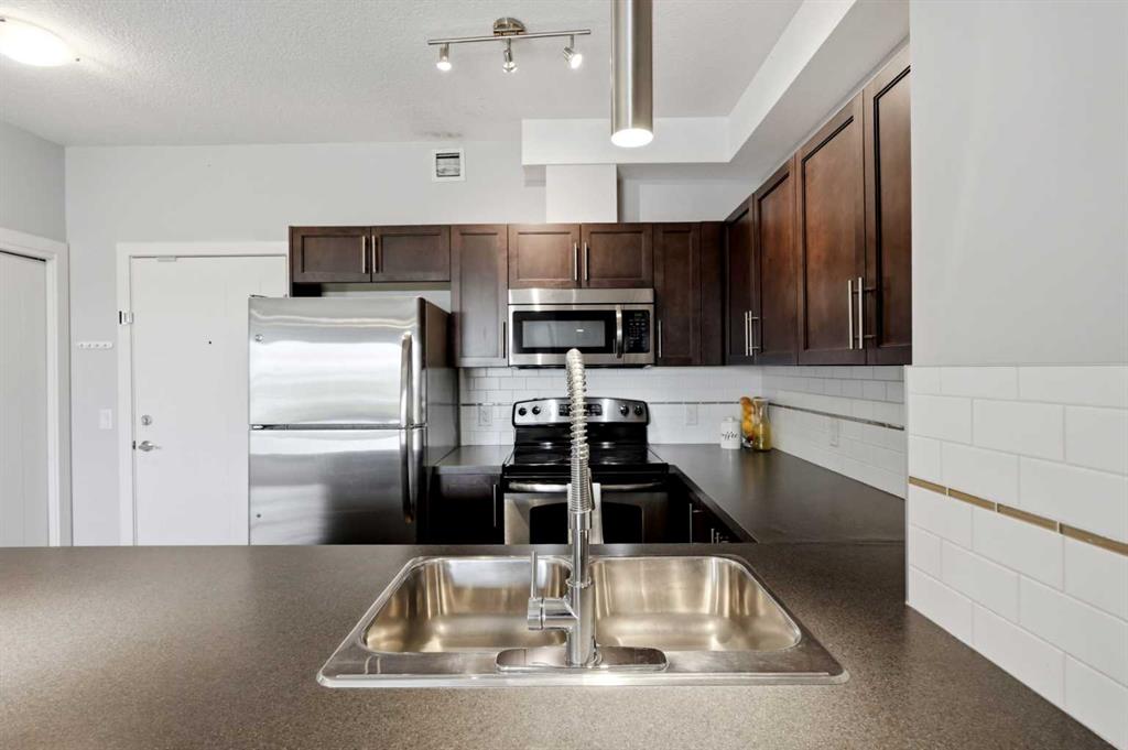Picture for 2330, 604 East Lake Boulevard NE