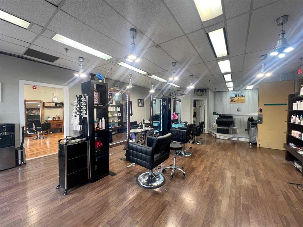 Picture for 110&amp;111, 7015 Macleod Trail SW
