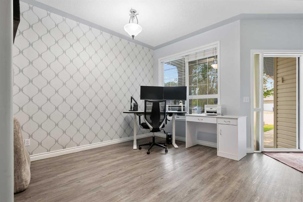 Picture for 210 Highwood Village Place NW