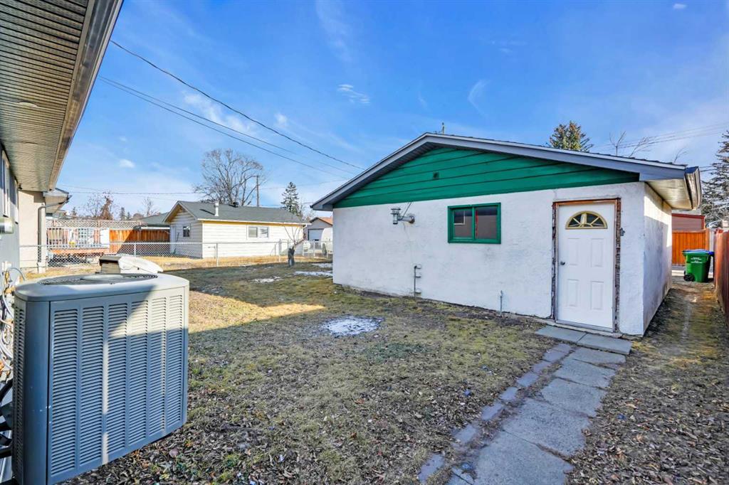 Picture for 2046 33 Street SE