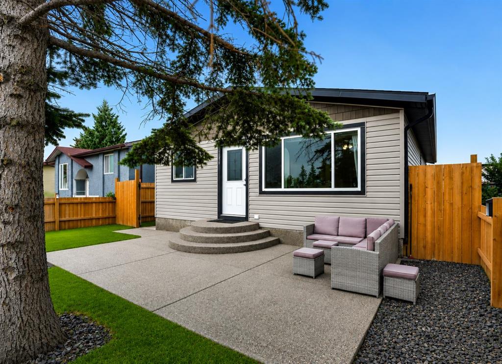 Picture for 896 Rundlecairn Way NE