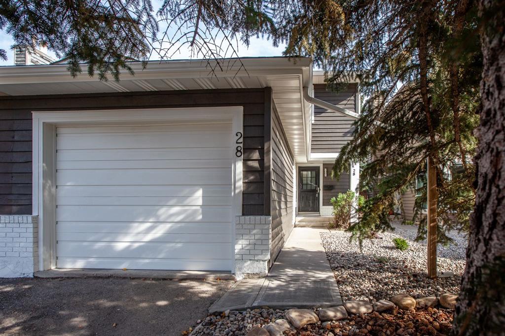 Picture for 28 Midpark Gardens SE
