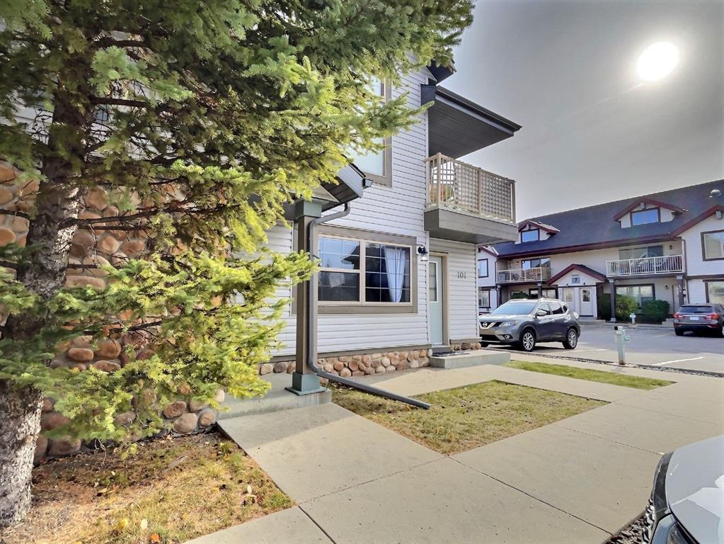Picture for 101, 8 everridge Square SW