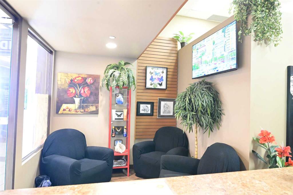 Picture for 401, 8120 Beddington Boulevard NW