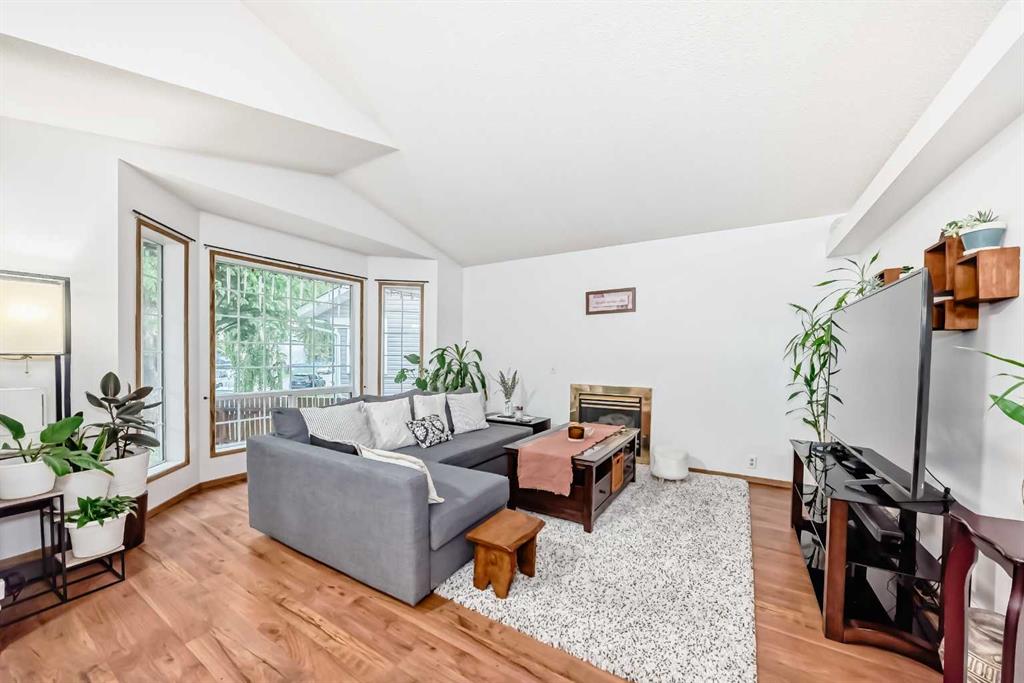 Picture for 16 Martinridge Way NE