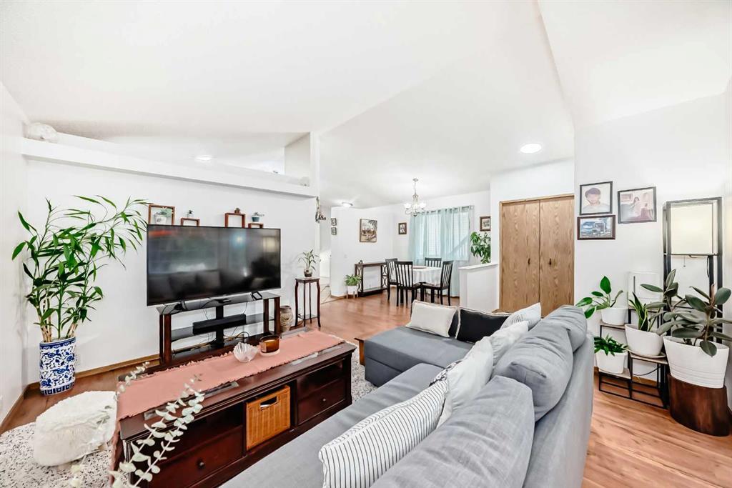 Picture for 16 Martinridge Way NE