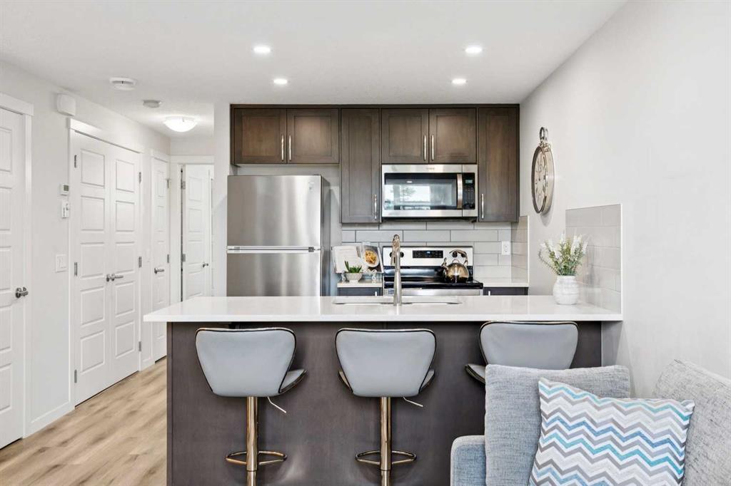 Picture for 412, 260 Rowley Way NW