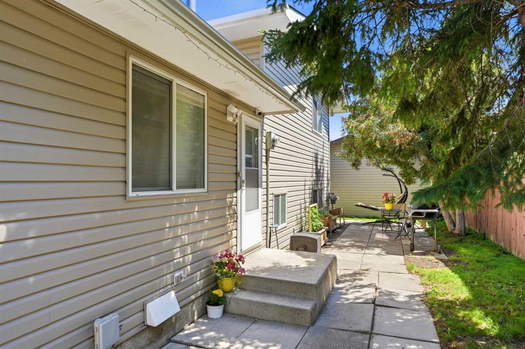 Picture for 151 Templevale Place NE