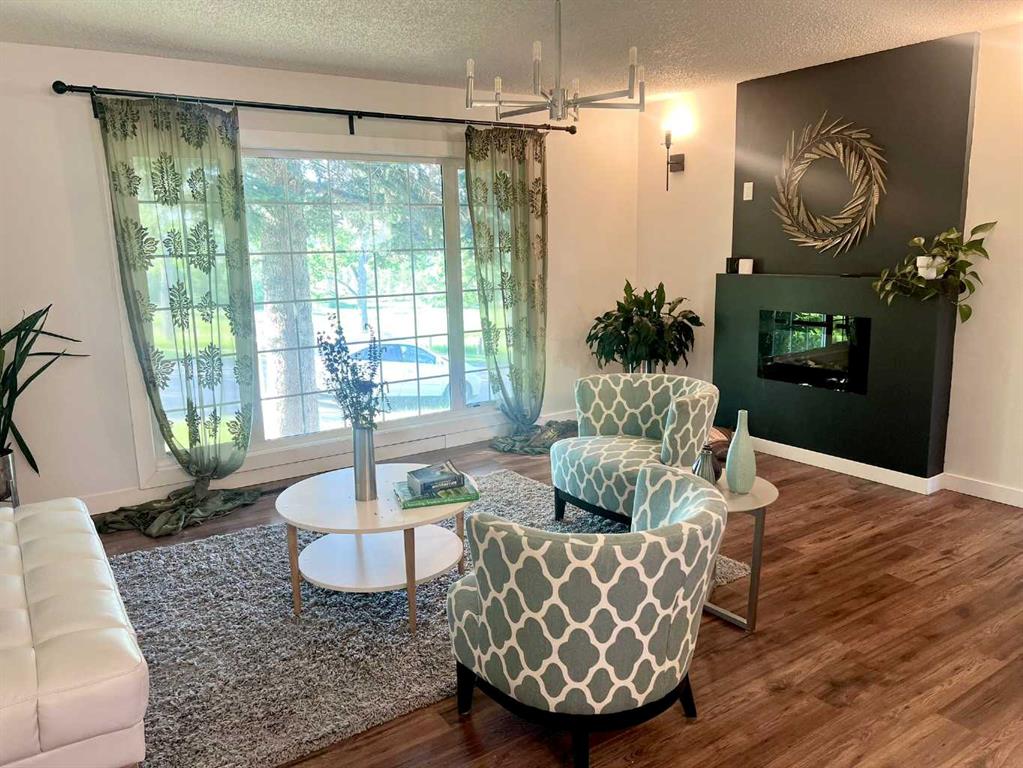 Picture for 460 Parkridge Crescent SE