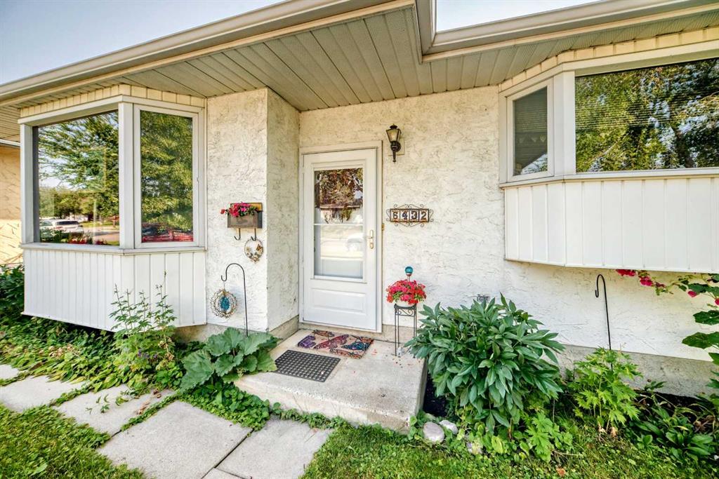 Picture for 6432 Rundlehorn Drive NE