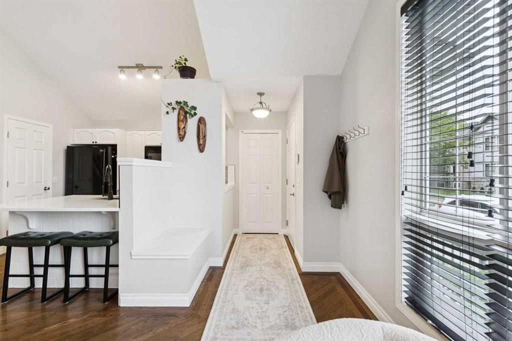 Picture for 108 Elgin Manor SE