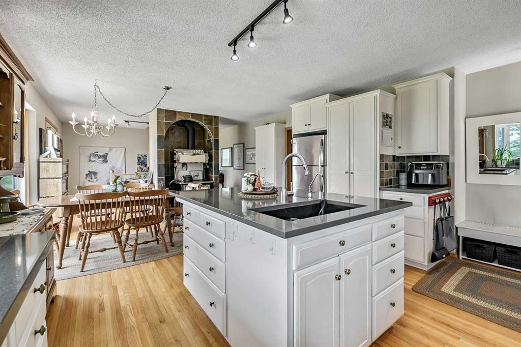 Picture for 338076 Meridian Street 