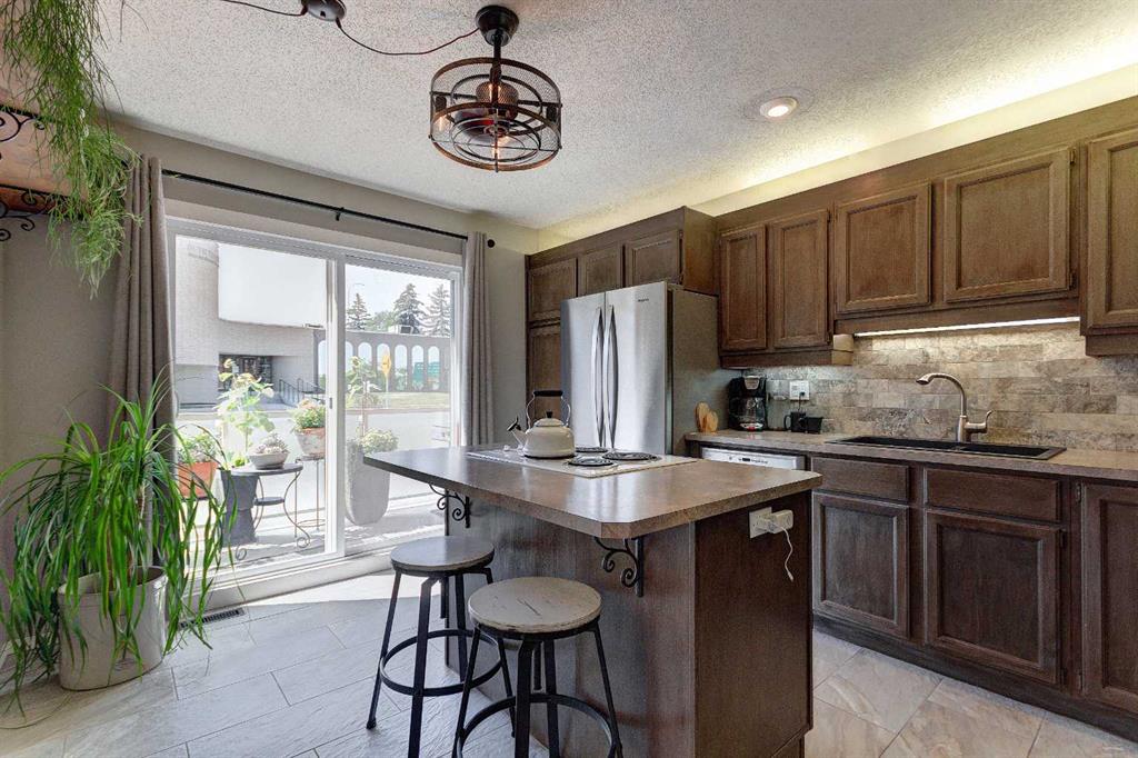 Picture for 103, 1305 Glenmore Trail SW