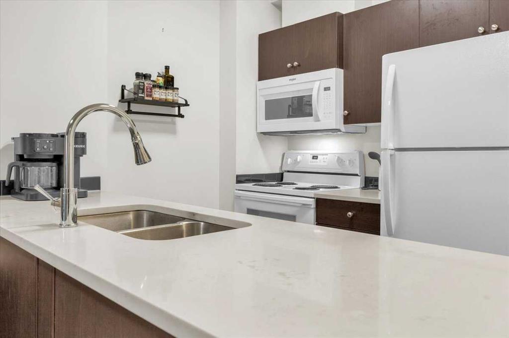 Picture for 1108, 73 Erin Woods Court SE