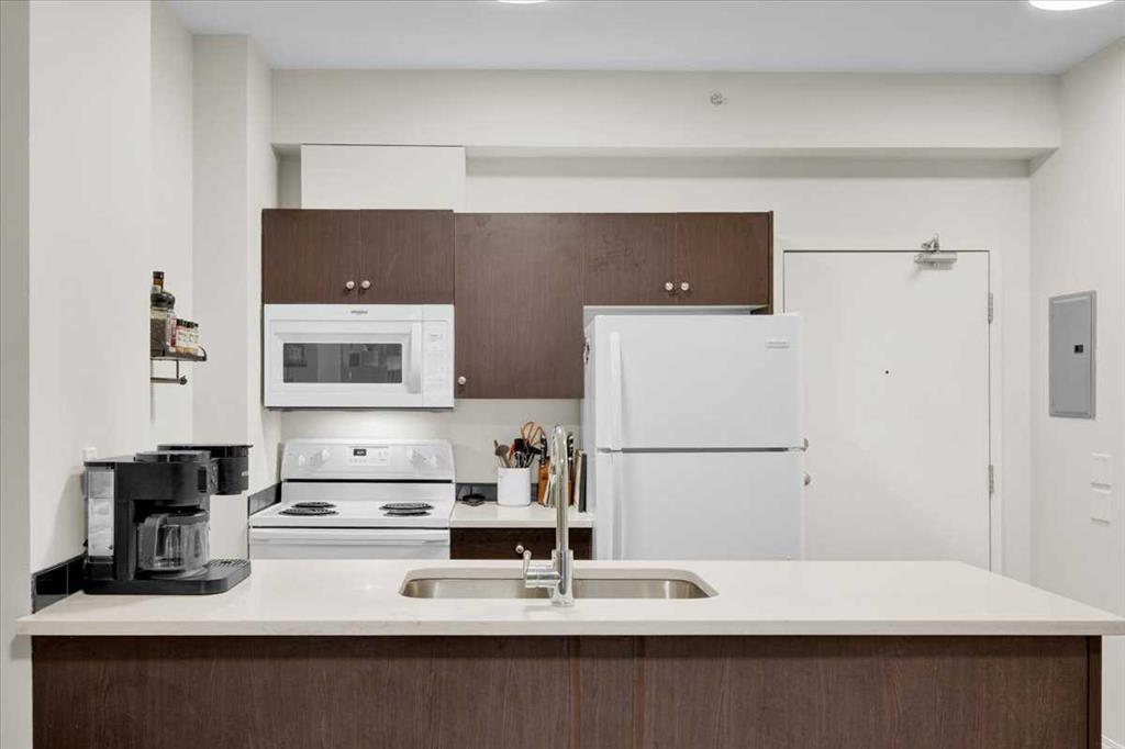 Picture for 1108, 73 Erin Woods Court SE