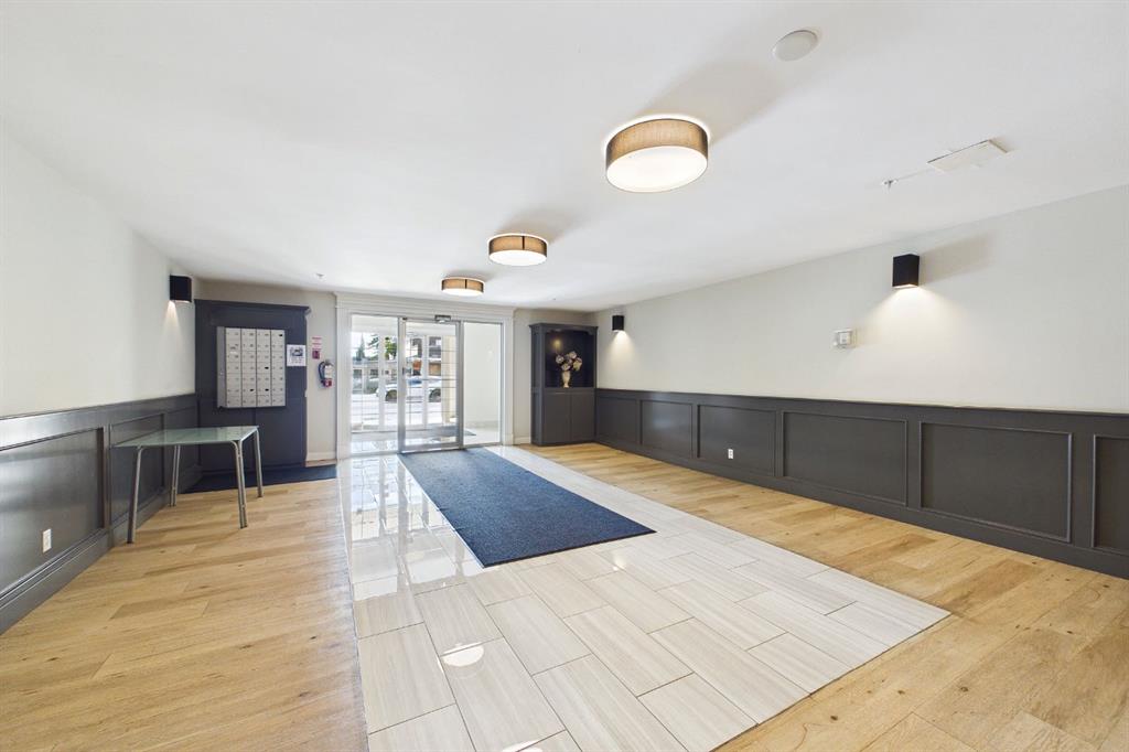 Picture for 303, 2134 Kensington Road NW