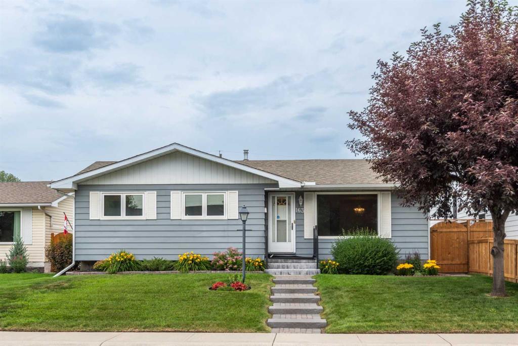 Picture for 163 Lake Sylvan Close SE