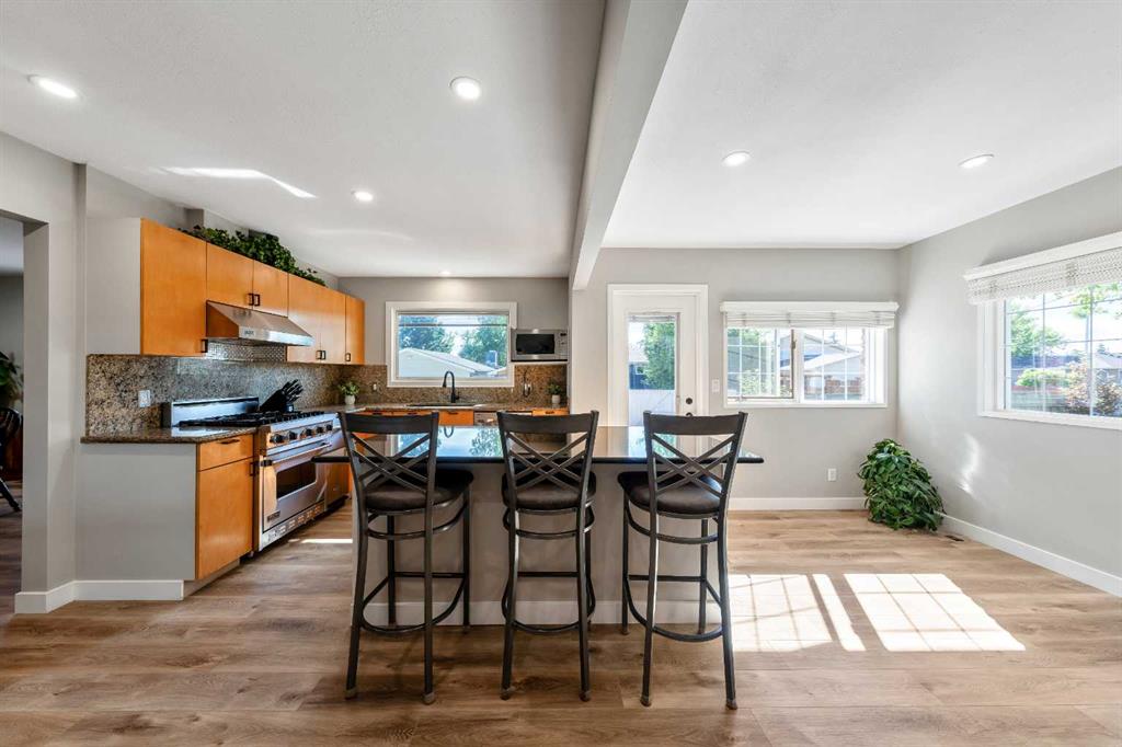 Picture for 10423 Mapleridge Crescent SE