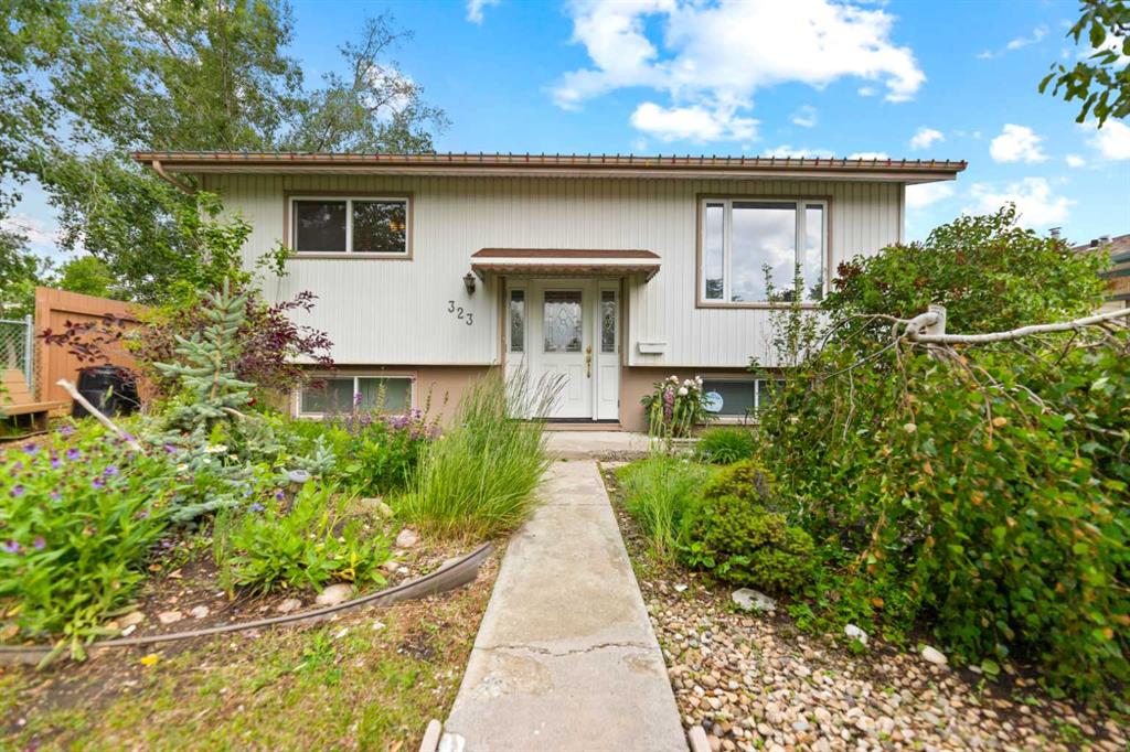 Picture for 323 maddock Crescent NE