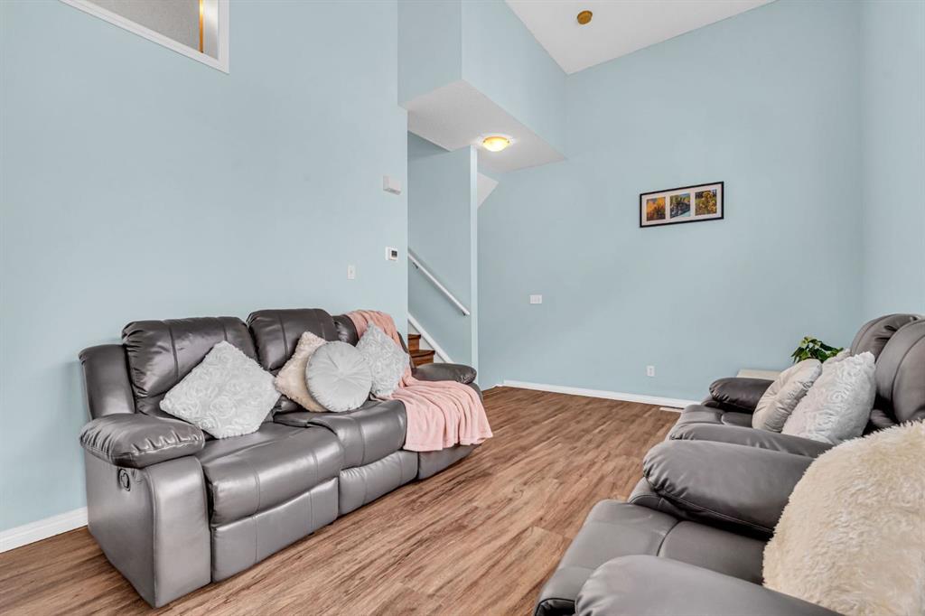 Picture for 28 Everhollow Way SW