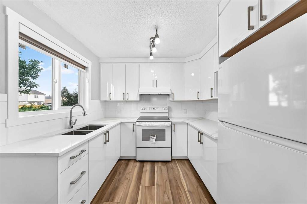 Picture for 77 Martinbrook Road NE