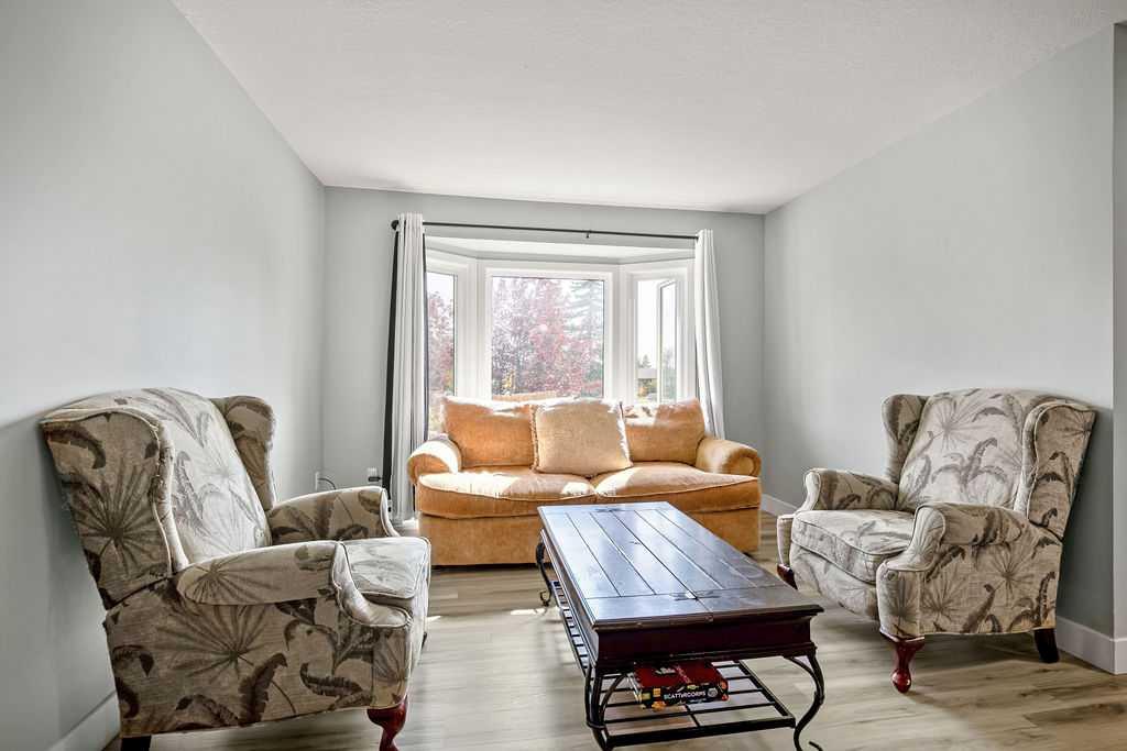 Picture for 68 Falconridge Close NE