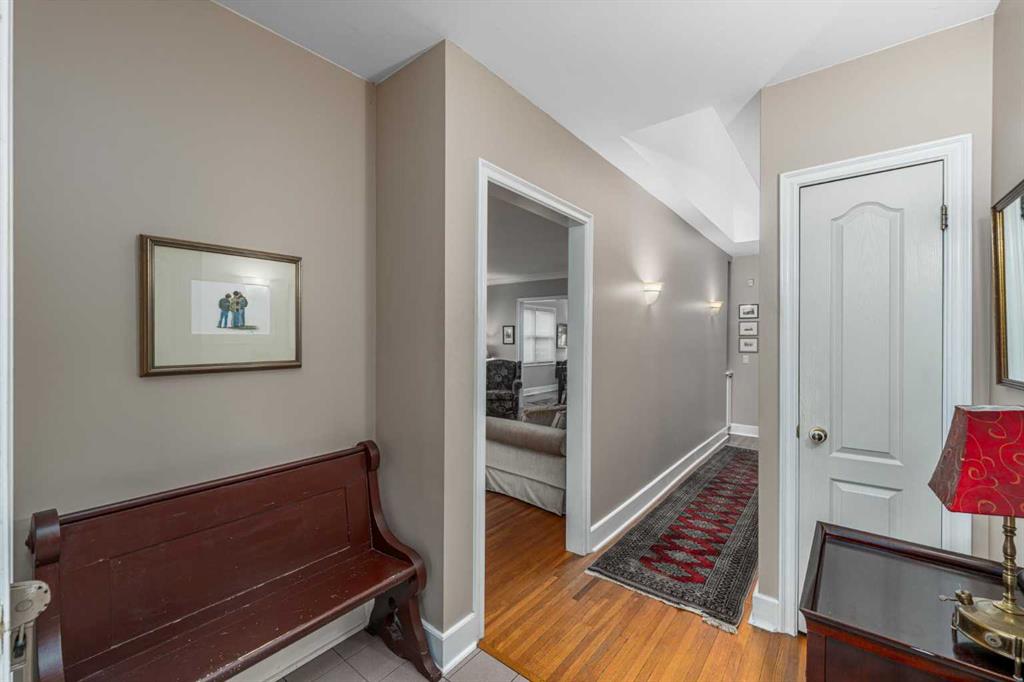 Picture for 525 Alexander Crescent NW