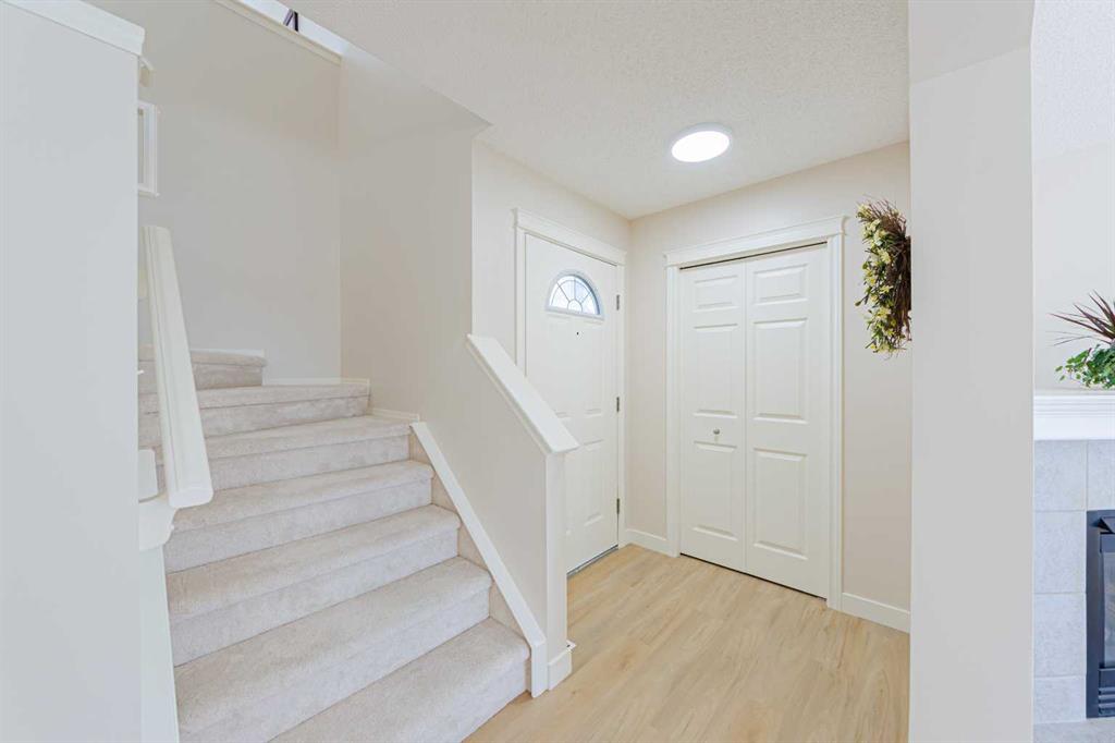 Picture for 130 Somerglen Way SW