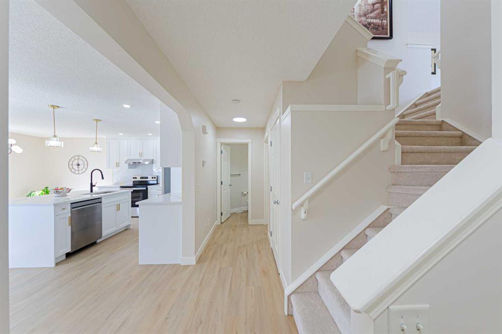 Picture for 130 Somerglen Way SW