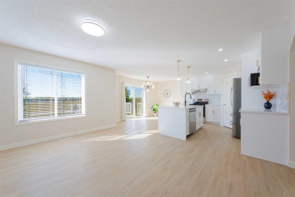 Picture for 130 Somerglen Way SW