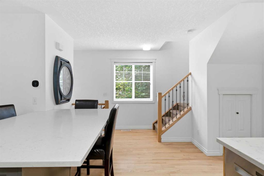 Picture for 2, 435 13 Avenue NE