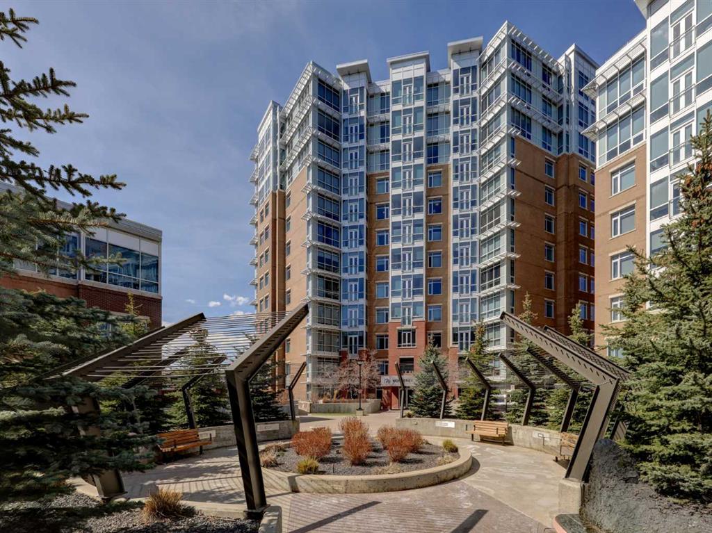 Picture for 810, 16 Varsity Estates Circle NW