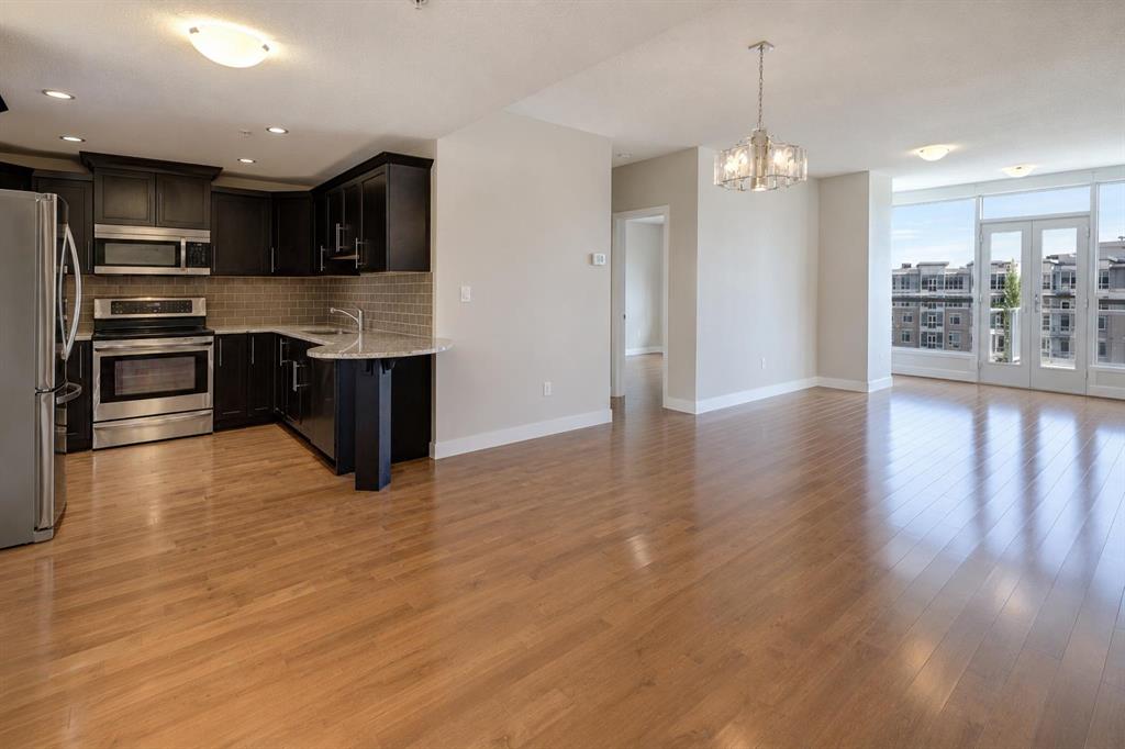 Picture for 810, 16 Varsity Estates Circle NW